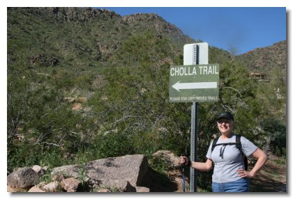 Arizona(0)   Bev Ready to Start the Hike